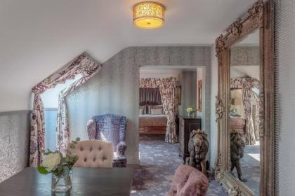 Clontarf Castle Hotel - image 2