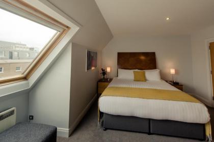 PREMIER SUITES Dublin Leeson Street - image 11