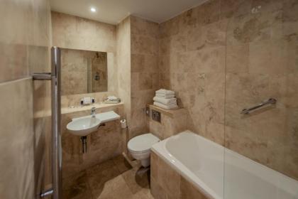 PREMIER SUITES Dublin Leeson Street - image 15