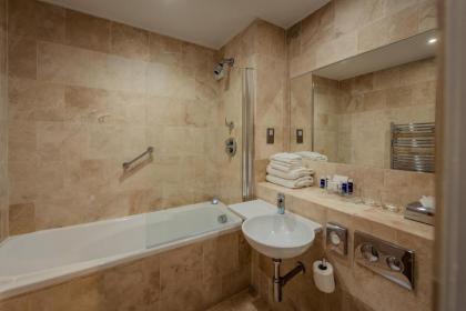 PREMIER SUITES Dublin Leeson Street - image 2