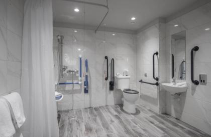 Trinity City Hotel - image 16