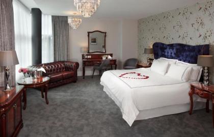 Green Isle Hotel Dublin - image 10