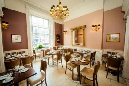Albany House - image 12