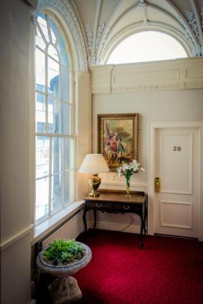 Albany House - image 17