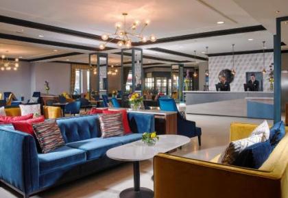Camden Court Hotel - image 1