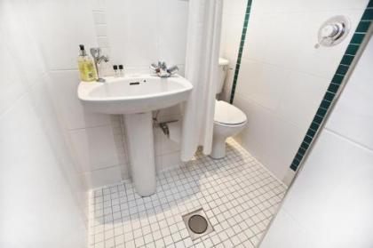Leeson Bridge Guesthouse - image 17