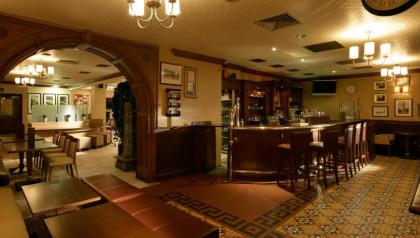 Cassidys Hotel - image 12
