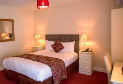 Waterloo Lodge - image 12