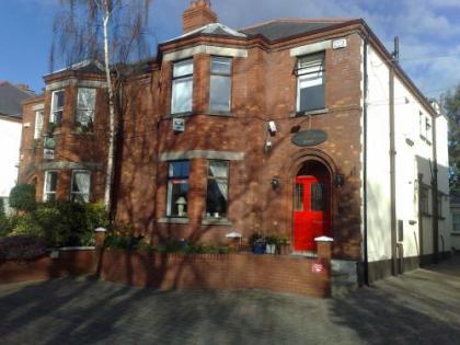 Ashling House Serviced Accommodation - image 2