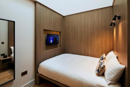 Handel's Hotel - image 24