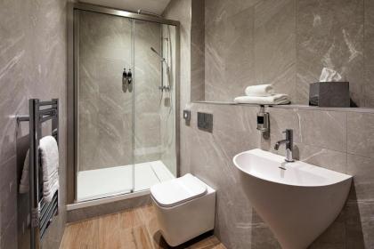 Handel's Hotel - image 26