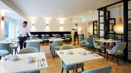 Handel's Hotel - image 30