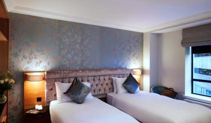 Handel's Hotel - image 6