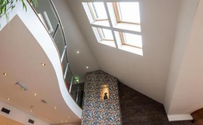 Springfield Hotel - image 14