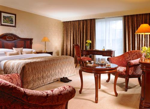 Citywest Hotel - image 3