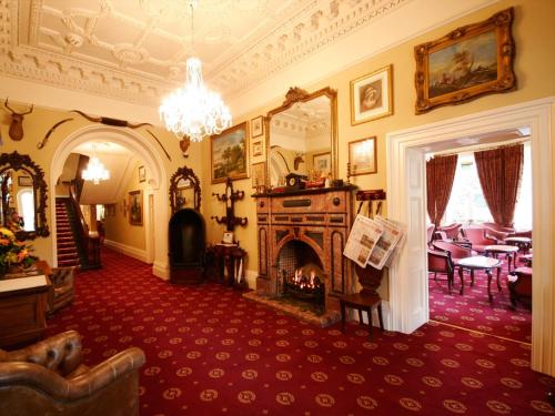 Finnstown Castle Hotel - image 3