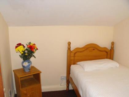 Hazelbrook Lodge - image 3