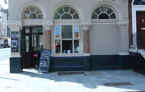 Eccles Townhouse - image 2