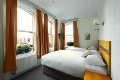 Eccles Townhouse - image 4