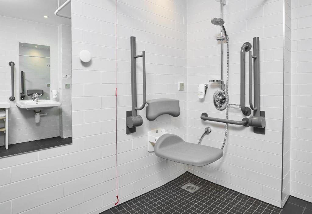 Holiday Inn Express Dublin City Centre - image 3