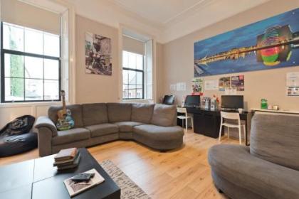 Gardiner House - image 5