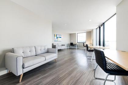 Broadstone Hall - Student Accommodation - image 2