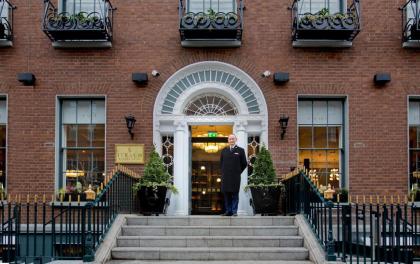 Iveagh Garden Hotel - image 1