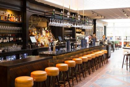 Iveagh Garden Hotel - image 14