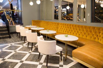 Iveagh Garden Hotel - image 19