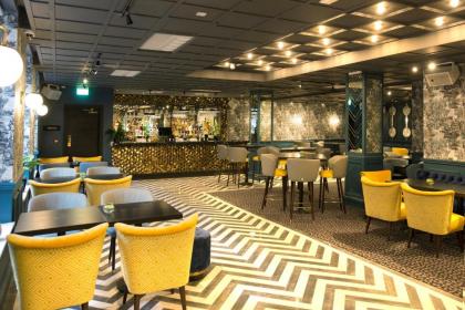 Iveagh Garden Hotel - image 7