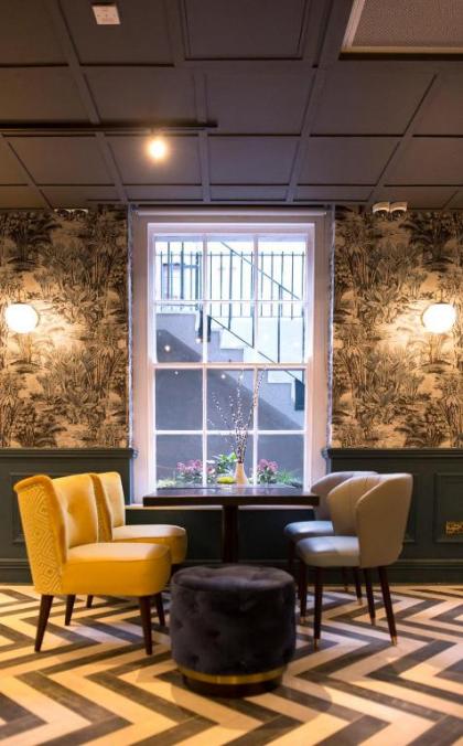 Iveagh Garden Hotel - image 8