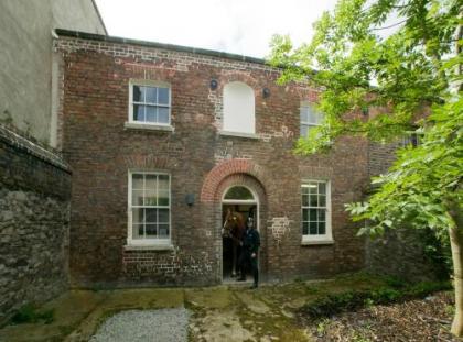 Merrion Mews - image 2