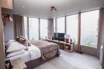 Clarendon Suites - image 1