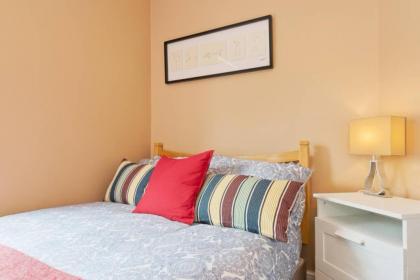 2 Bedroom Riverside Apartment Accommodates 6 - image 20