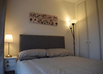 2 Bedroom Apartment near historical Christchurch - image 11