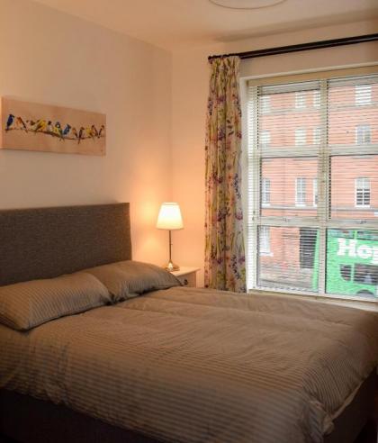 2 Bedroom Apartment near historical Christchurch - image 17