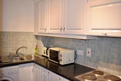 2 Bedroom Apartment near historical Christchurch - image 19