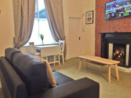 Donnybrook Townhouse - image 12