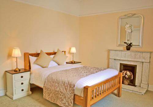 Donnybrook Townhouse - image 2