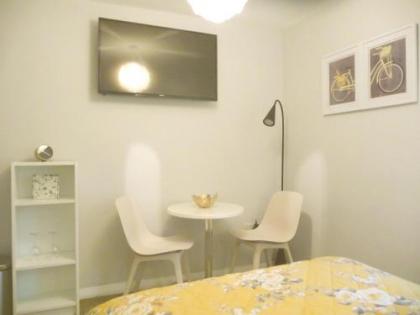 Donnybrook Townhouse - image 20