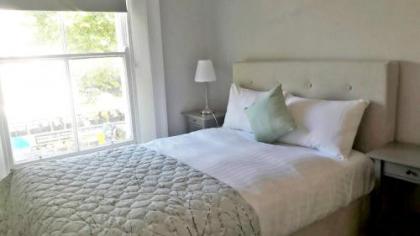 Donnybrook Townhouse - image 4