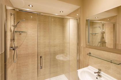 Molloys Apartments - image 11