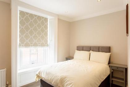 Molloys Apartments - image 13