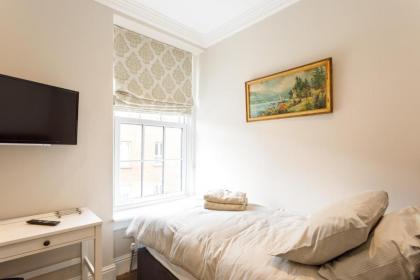 Molloys Apartments - image 15