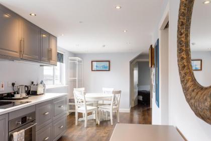 Molloys Apartments - image 19