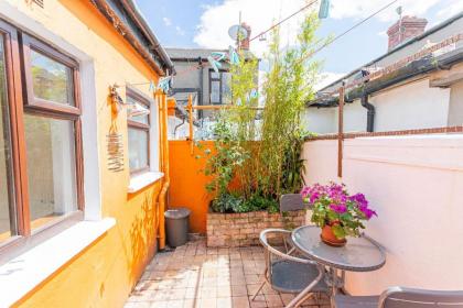2 Bedroom City Cottage In Pheonix Park - image 10