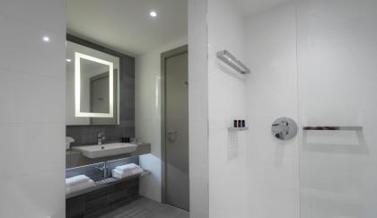 Clayton Hotel Charlemont - image 3