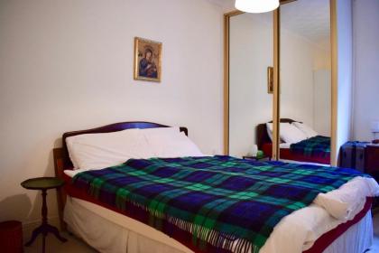 Airy 1 Bedroom Apartment in Central Dublin - image 6