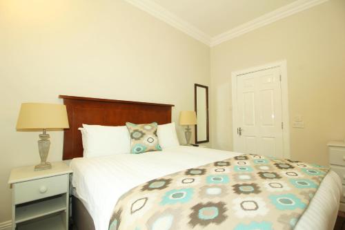 Tom Dick and Harriet's Accommodation - image 4