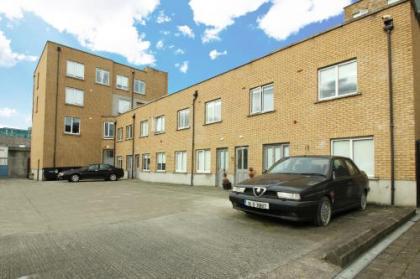 Tom Dick and Harriet's Accommodation - image 6